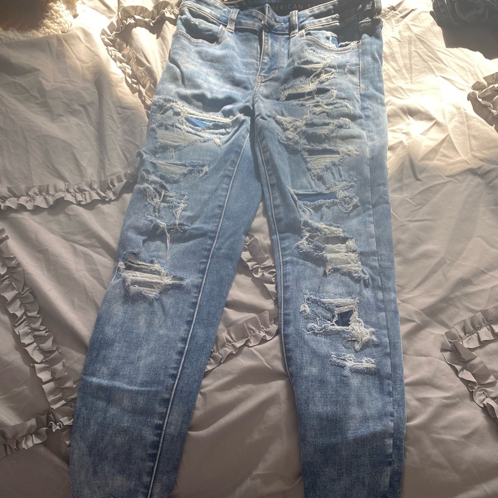 Ripped American Eagle skinny jeans